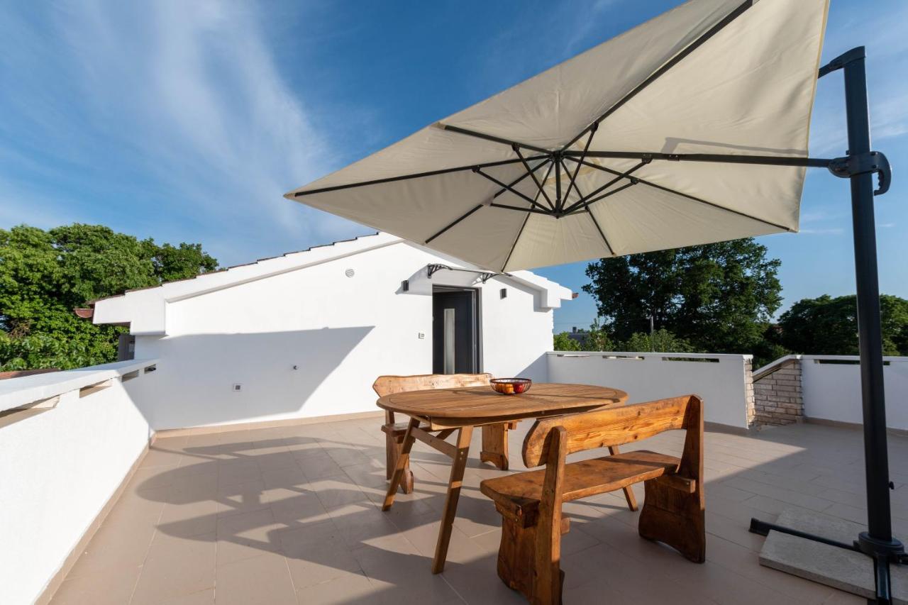 Apartment Eros Šišan Exteriör bild