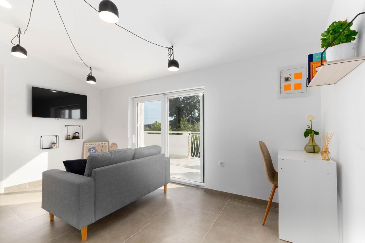 Apartment Eros Šišan Exteriör bild