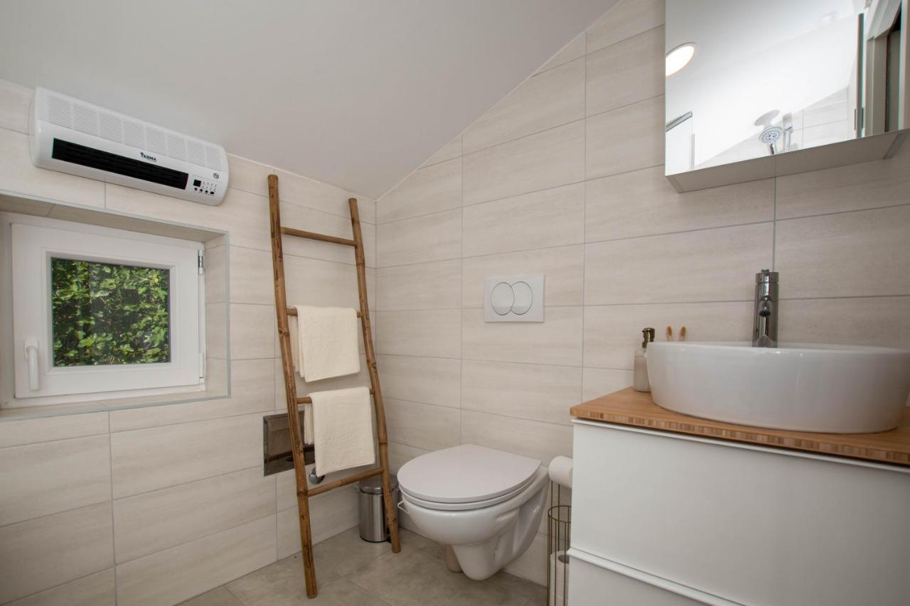 Apartment Eros Šišan Exteriör bild